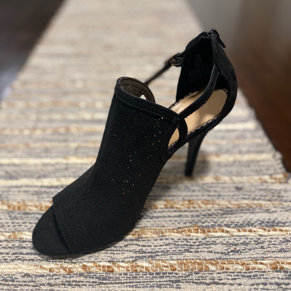 Black dressy heels